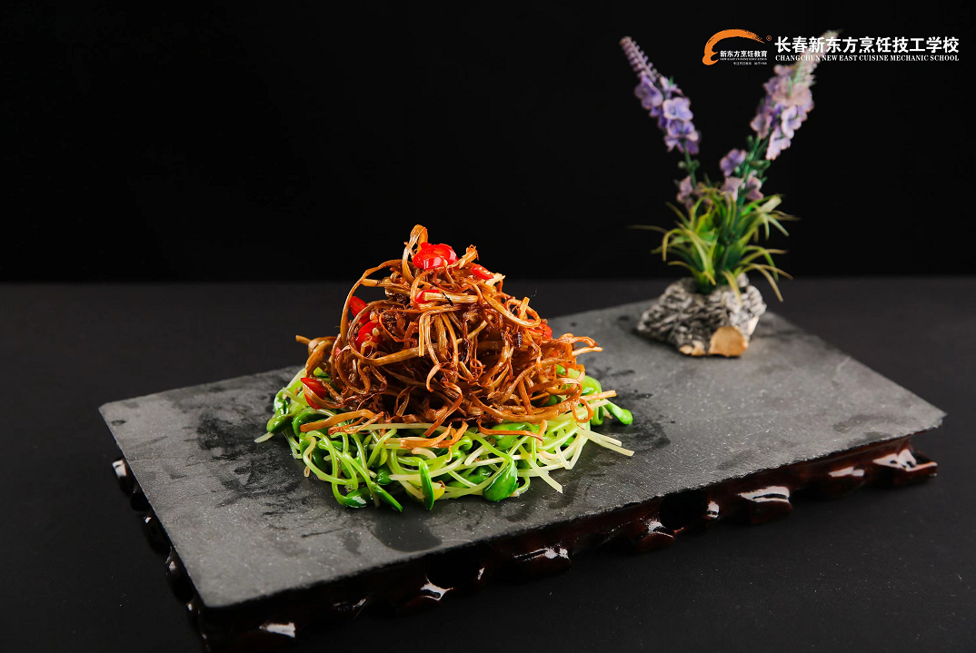 初中生學(xué)什么技術(shù)好？學(xué)廚師成就精彩人生！